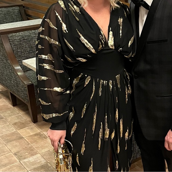 Black evening gown with Gold embellishments - Picture 2 of 3